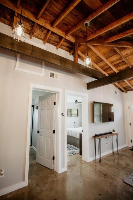 Villa The Turquoise Door Modern Rustic In Town Of Lexington Exterior foto